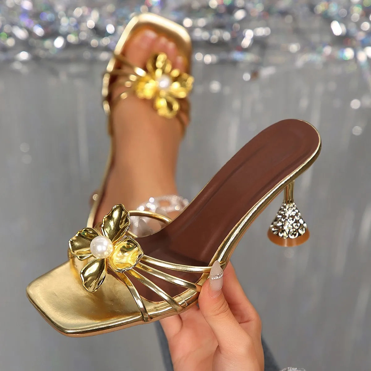 Women'S Fashion Q - Vintage Metal Flower Crystal Cone Heel